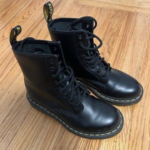 Dr. Martens 1460 Smooth Original boots in black